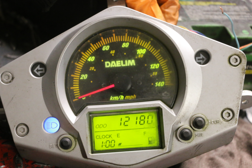 photo de CONTADOR DAELIM S1 125 (2007 - 2016) - Detalhe da peça