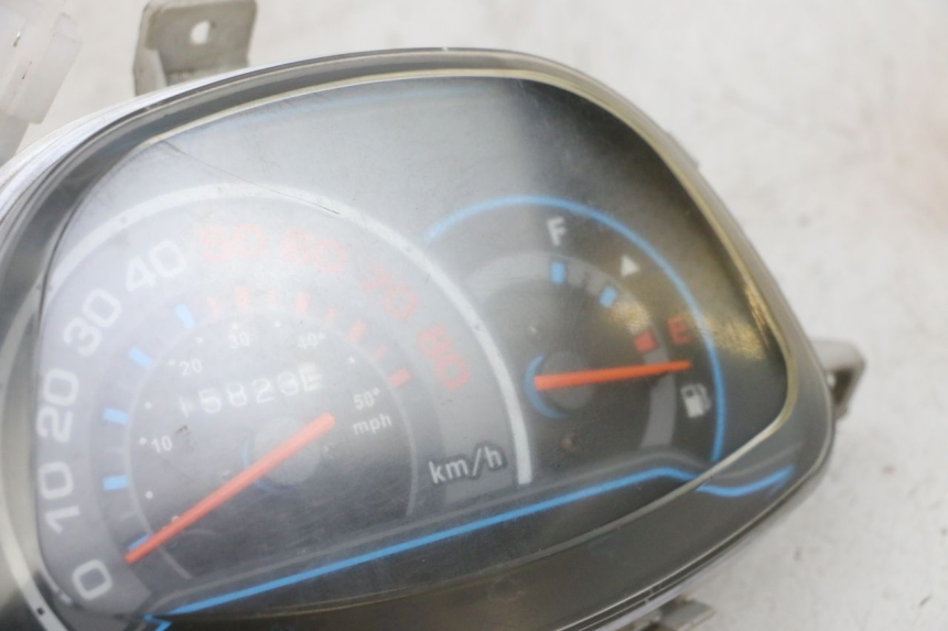 photo de CONTADOR JM MOTORS SANTANA 50 (2014 - 2023) - Detalhes característicos