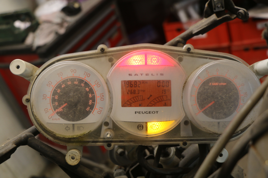 photo de CONTADOR PEUGEOT SATELIS COMPRESSOR K15 125 (2006 - 2009) - Inspeção visual