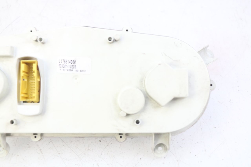 photo de CONTADOR PEUGEOT SATELIS COMPRESSOR K15 125 (2006 - 2009) - Estado da superfície