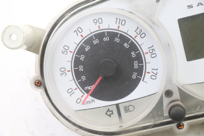 photo de CONTADOR PEUGEOT SATELIS COMPRESSOR K15 125 (2006 - 2009) - Detalhe da peça