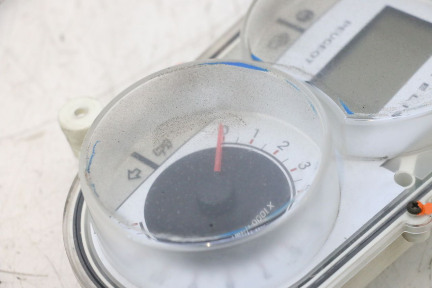 photo de CONTADOR PEUGEOT SATELIS COMPRESSOR K15 125 (2006 - 2009) - Pontos de fixação