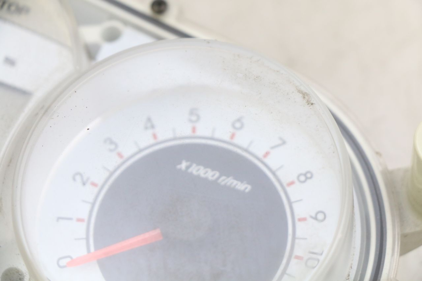 photo de CONTADOR PEUGEOT SATELIS 125 (2006 - 2009) - Zoom do estado de desgaste