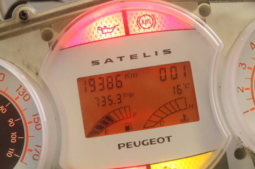 photo de CONTADOR PEUGEOT SATELIS 125 (2010 - 2012) - Vista de perto