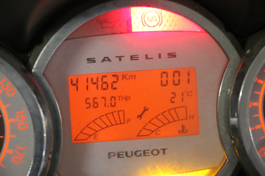 photo de CONTADOR PEUGEOT SATELIS 125 (2010 - 2012) - Zoom do estado de desgaste