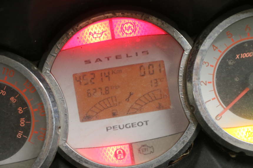 photo de CONTADOR PEUGEOT SATELIS 125 (2006 - 2009) - Outro ângulo de visão