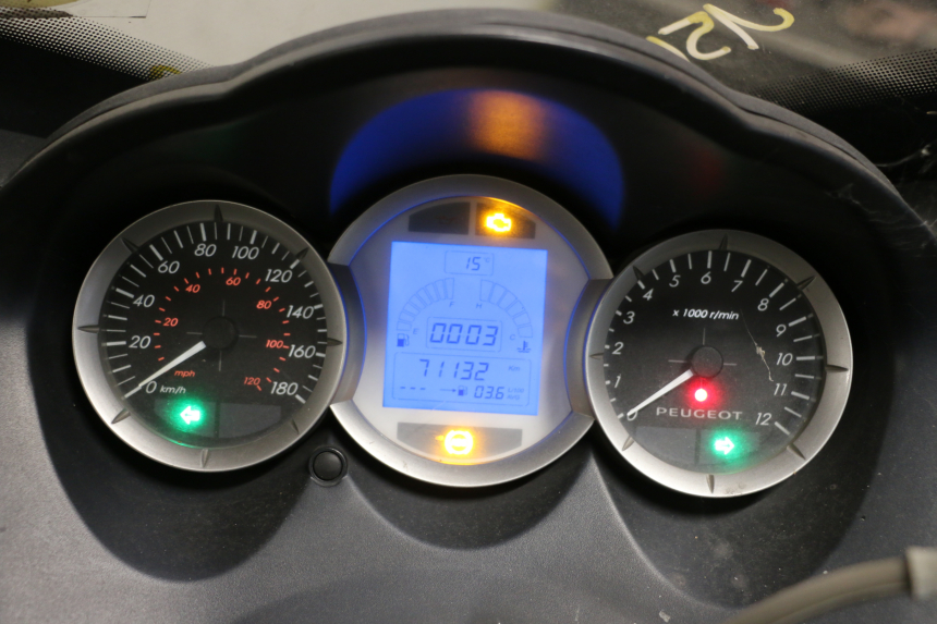 photo de CONTADOR PEUGEOT SATELIS 125 (2010 - 2012) - Detalhe da peça