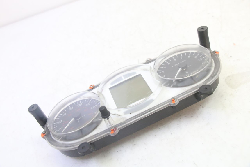 photo de CONTADOR PEUGEOT SATELIS 125 (2010 - 2012) - Pontos de fixação