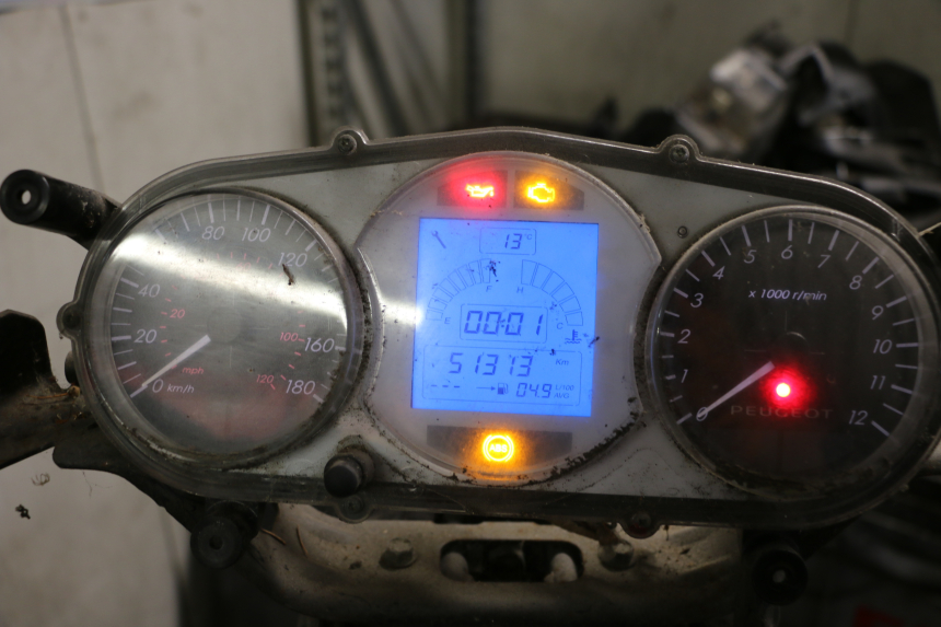 photo de CONTADOR PEUGEOT SATELIS 125 (2013 - 2018) - Detalhe da peça