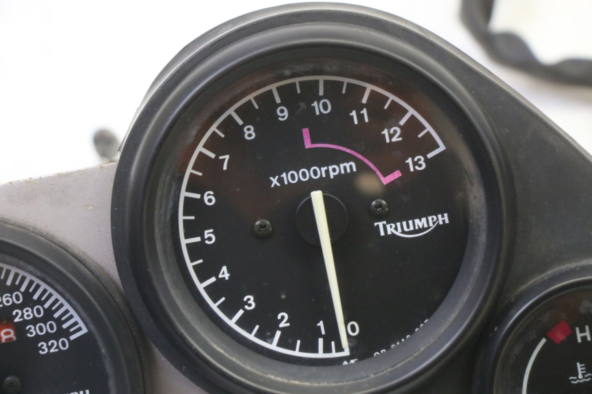 photo de CONTADOR TRIUMPH SPRINT 900 (1995 - 1998) - Zoom do estado de desgaste