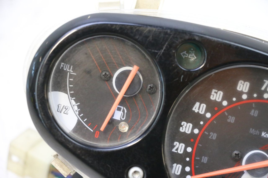 photo de CONTADOR  APRILIA SR MOTARD 50 (2012 - 2018) - Pontos de fixação