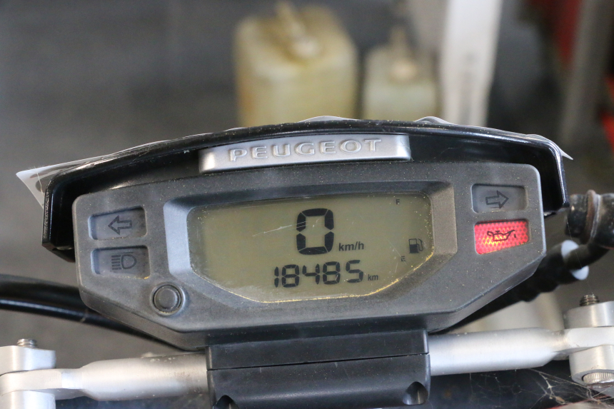 photo de CONTADOR PEUGEOT STREETZONE NAKED 2T 50 (2014 - 2018) - Zoom do estado de desgaste