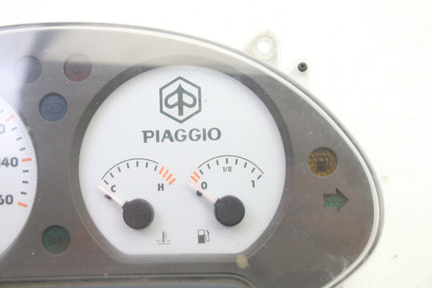 photo de CONTADOR PIAGGIO SUPER LX 125 (2000 - 2003) - Zoom do estado de desgaste