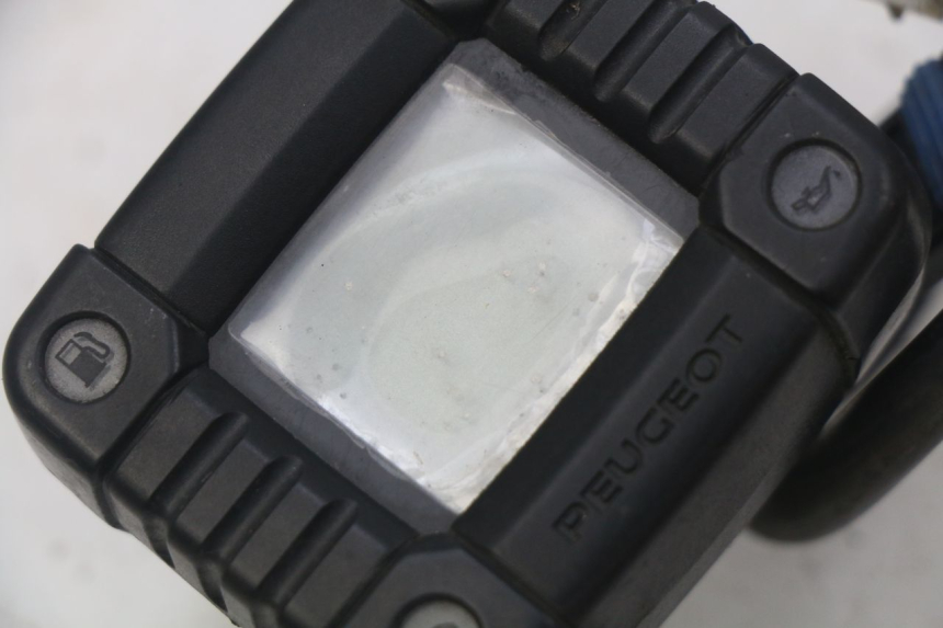 photo de CONTADOR PEUGEOT TKR TREKKER FURIOUS 50 (2005 - 2014) - Detalhe da peça