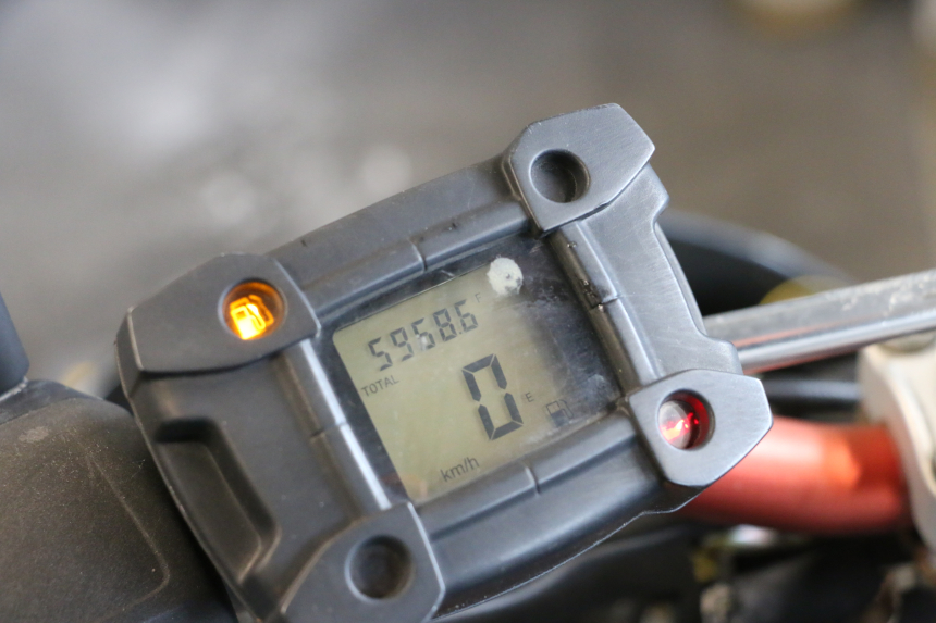 photo de CONTADOR PEUGEOT TKR TREKKER FURIOUS 50 (2005 - 2014) - Zoom do estado de desgaste