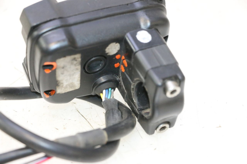 photo de CONTADOR PEUGEOT TKR TREKKER FURIOUS 50 (2005 - 2014) - Pontos de fixação