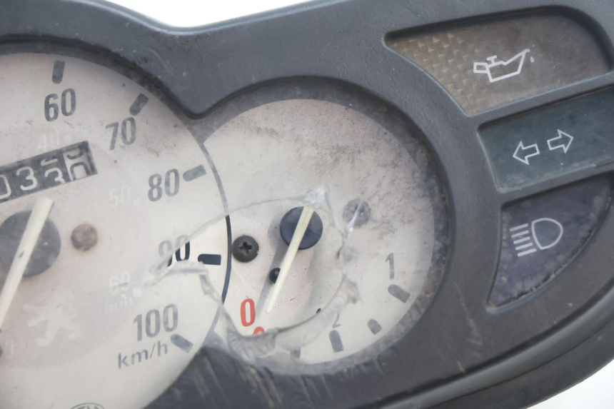 photo de CONTADOR PEUGEOT TREKKER 50 (1995 - 2004) - Zoom do estado de desgaste