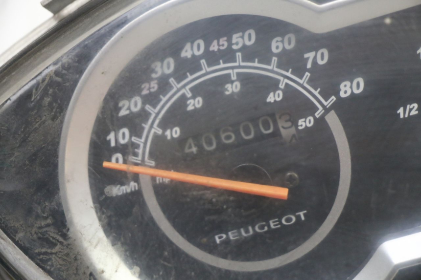 photo de CONTADOR PEUGEOT TWEET 4T 50 (2014 - 2019) - Zoom do estado de desgaste