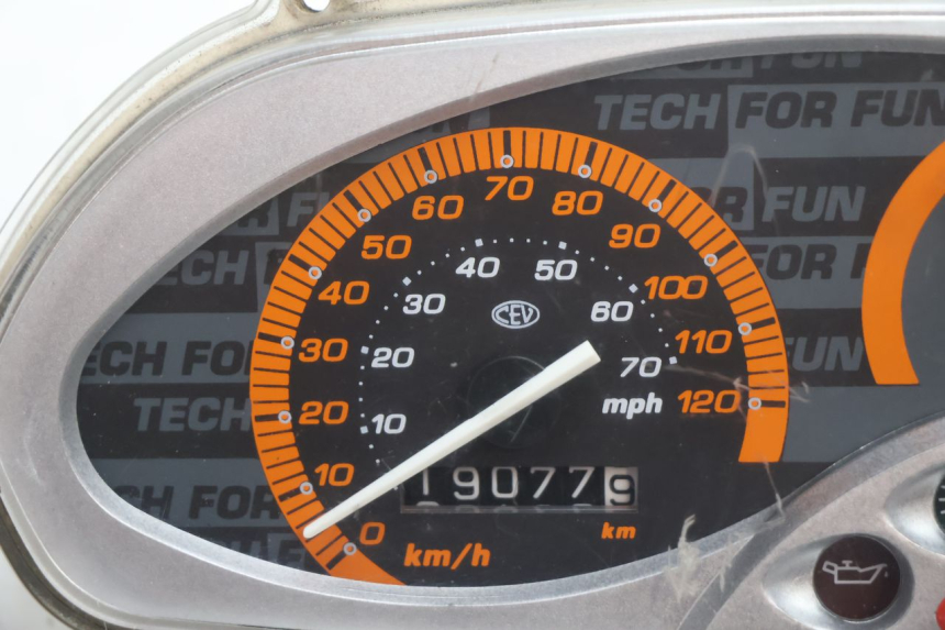 photo de CONTADOR PIAGGIO TYPHOON 50 (2000 - 2009) - Detalhe da peça