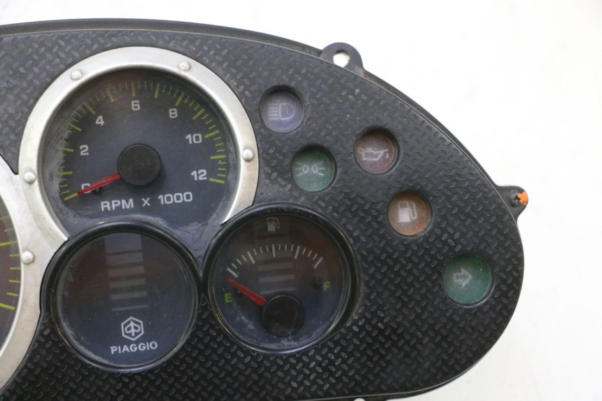 photo de CONTADOR PIAGGIO TYPHOON 50 (2000 - 2009) - Vista de perto