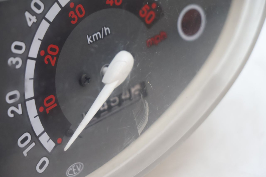 photo de CONTADOR PEUGEOT VIVACITY 50 (2004 - 2009) - Outro ângulo de visão
