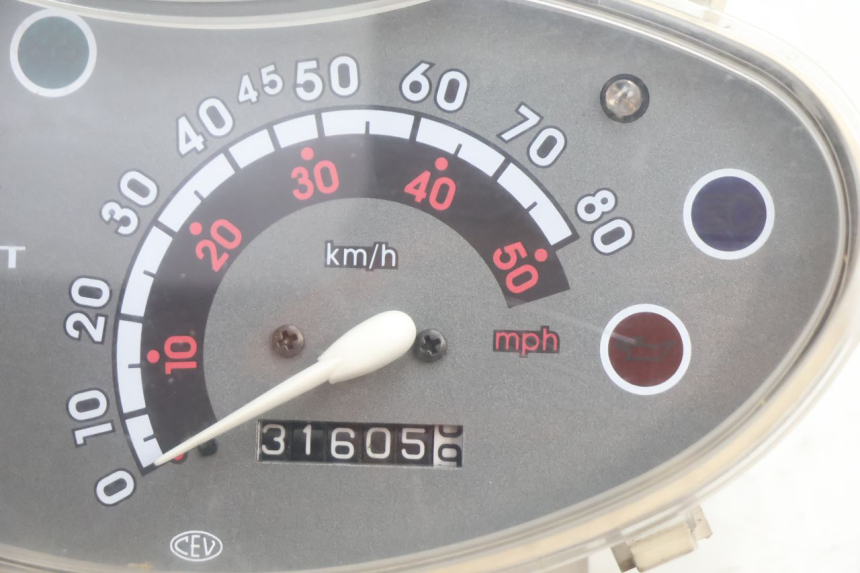 photo de CONTADOR PEUGEOT VIVACITY 50 (2004 - 2009) - Outro ângulo de visão