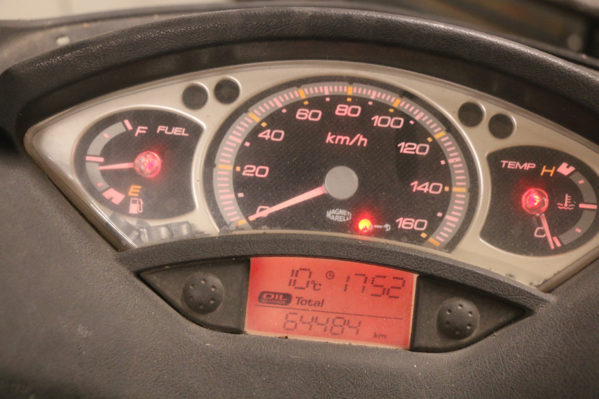 photo de CONTADOR  YAMAHA XMAX X-MAX 125 (2006 - 2009) - Detalhes característicos