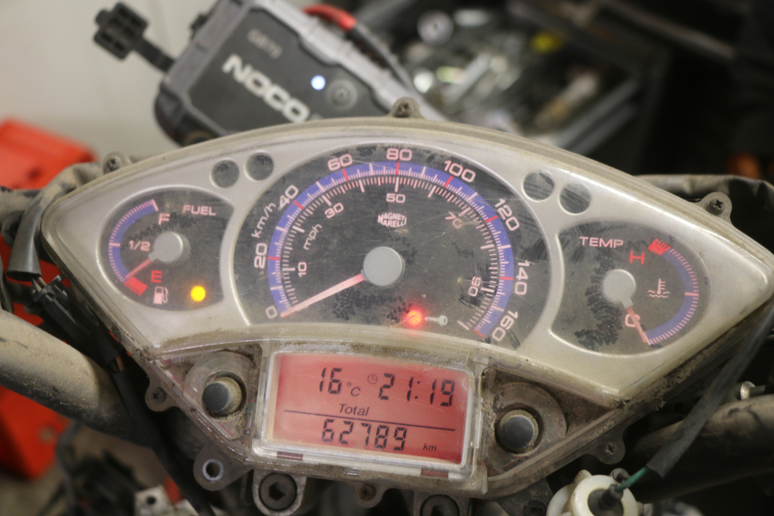photo de CONTADOR  YAMAHA XMAX X-MAX 125 (2006 - 2009) - Vista de perto