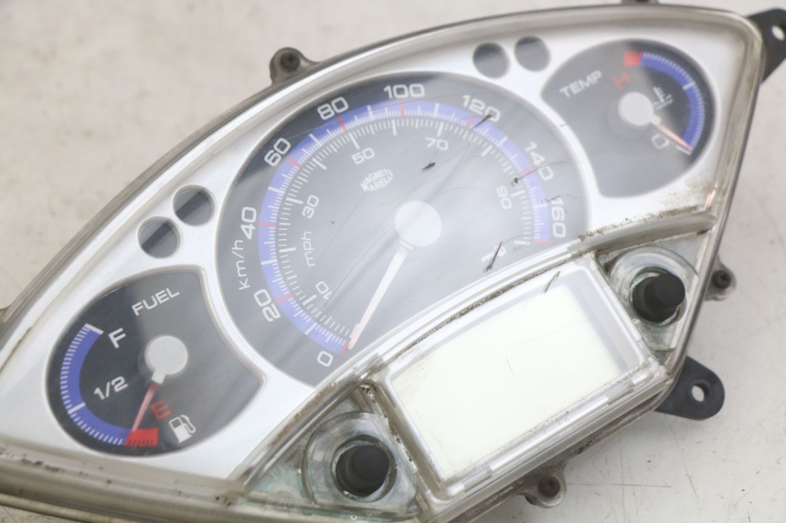 photo de CONTADOR  YAMAHA XMAX X-MAX 125 (2006 - 2009) - Peça verificada