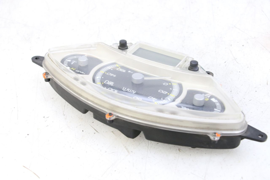 photo de CONTADOR  YAMAHA XMAX X-MAX 125 (2006 - 2009) - Pontos de fixação