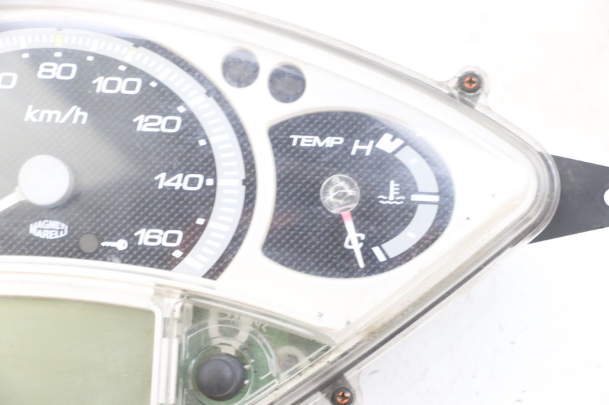 photo de CONTADOR  YAMAHA XMAX X-MAX 125 (2006 - 2009) - Detalhe da peça