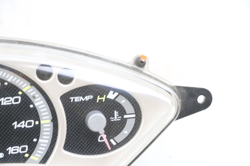 photo de CONTADOR  YAMAHA XMAX X-MAX 125 (2006 - 2009) - Detalhes característicos