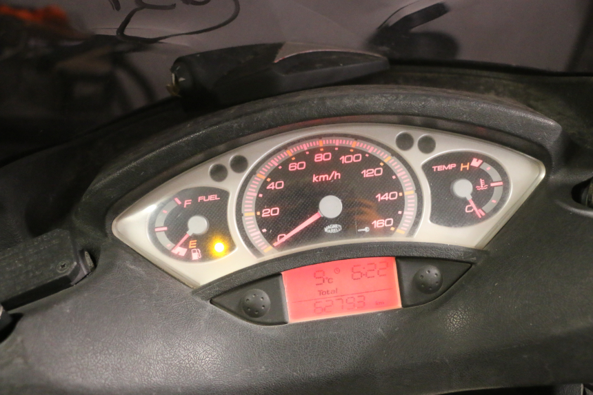 photo de CONTADOR  YAMAHA XMAX X-MAX 125 (2006 - 2009) - Zoom do estado de desgaste