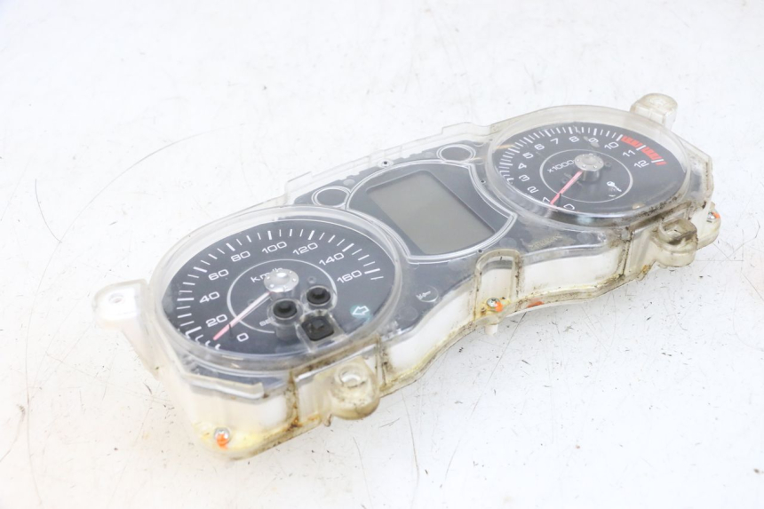 photo de CONTADOR YAMAHA X-MAX XMAX 125 (2010 - 2013) - Pontos de fixação