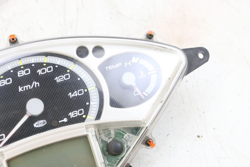 photo de CONTADOR  YAMAHA XMAX X-MAX 125 (2006 - 2009) - Vista de perto