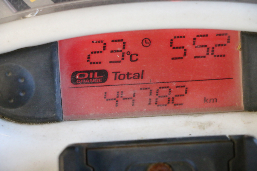 photo de CONTADOR  YAMAHA XMAX X-MAX 125 (2006 - 2009) - Pontos de fixação