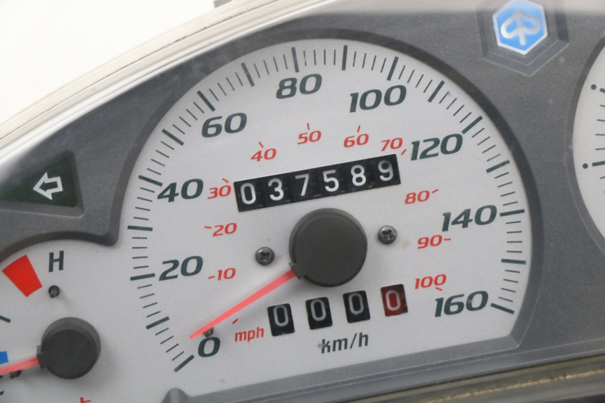 photo de CONTADOR PIAGGIO X8 125 (2004 - 2007) - Zoom do estado de desgaste
