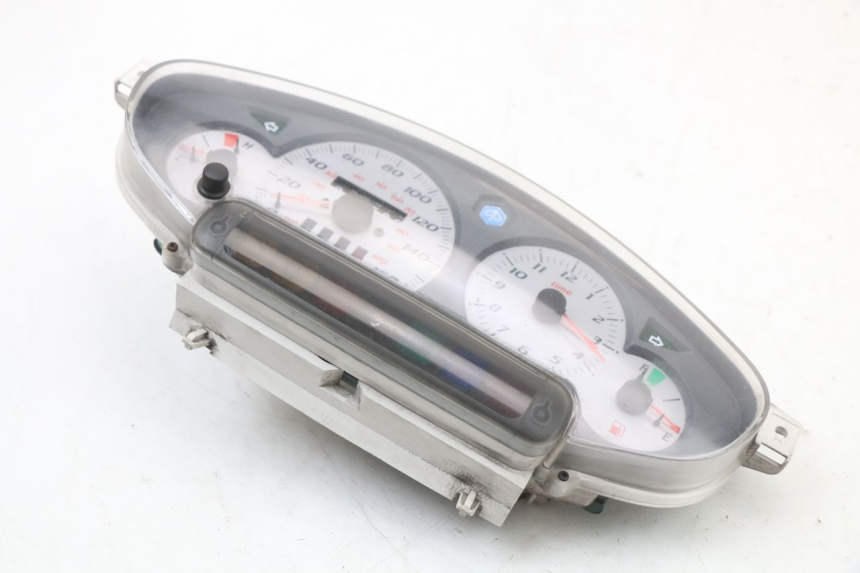 photo de CONTADOR PIAGGIO X8 125 (2004 - 2007) - Pontos de fixação