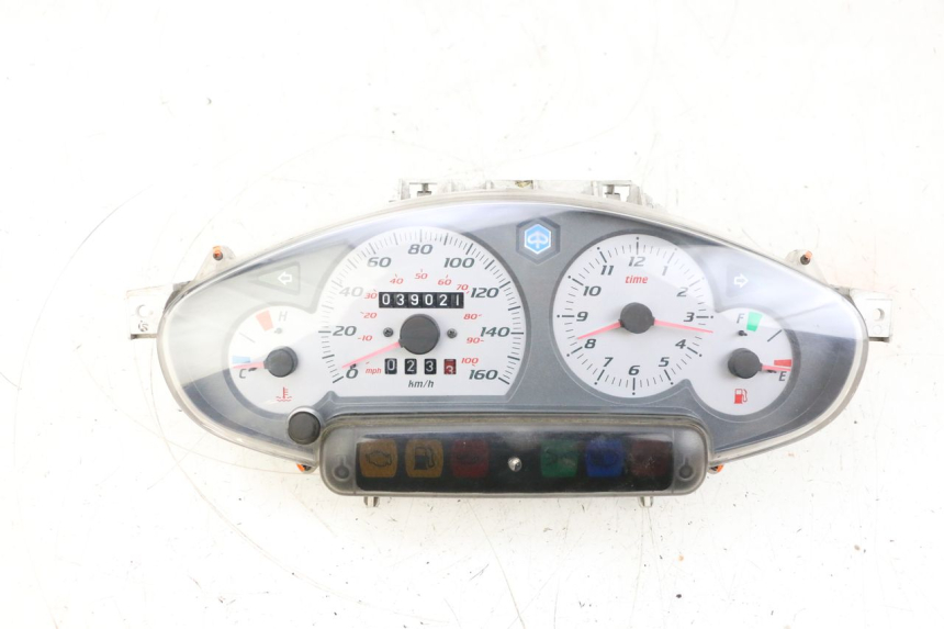 photo de CONTADOR PIAGGIO X8 125 (2004 - 2007) - Vista principal