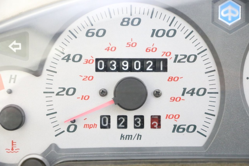 photo de CONTADOR PIAGGIO X8 125 (2004 - 2007) - Vista de perto