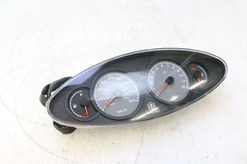 photo de CONTADOR PIAGGIO X9 AMALFI 180 (2000 - 2003) - Ampliação técnica