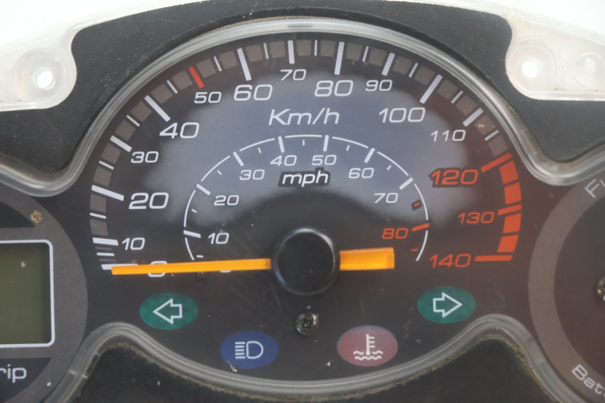 photo de CONTADOR  YAMAHA YP MAJESTY 125 (2007 - 2010) - Zoom do estado de desgaste