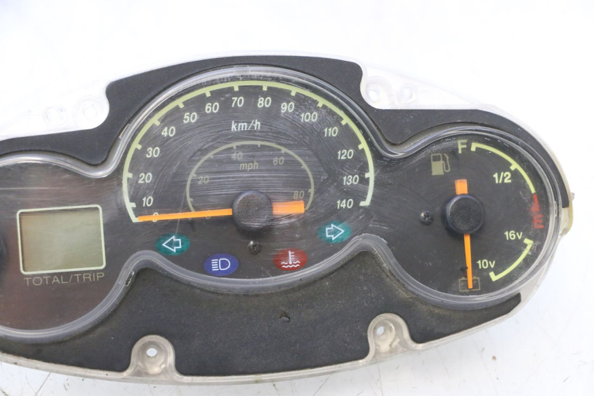 photo de CONTADOR YAMAHA YP MAJESTY 125 (2002 - 2006) - Detalhes característicos