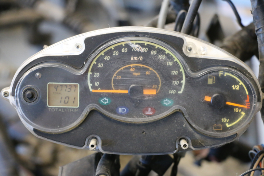 photo de CONTADOR YAMAHA YP MAJESTY 125 (2002 - 2006) - Imagem adicional