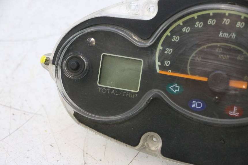 photo de CONTADOR YAMAHA YP MAJESTY 125 (2002 - 2006) - Detalhe da peça