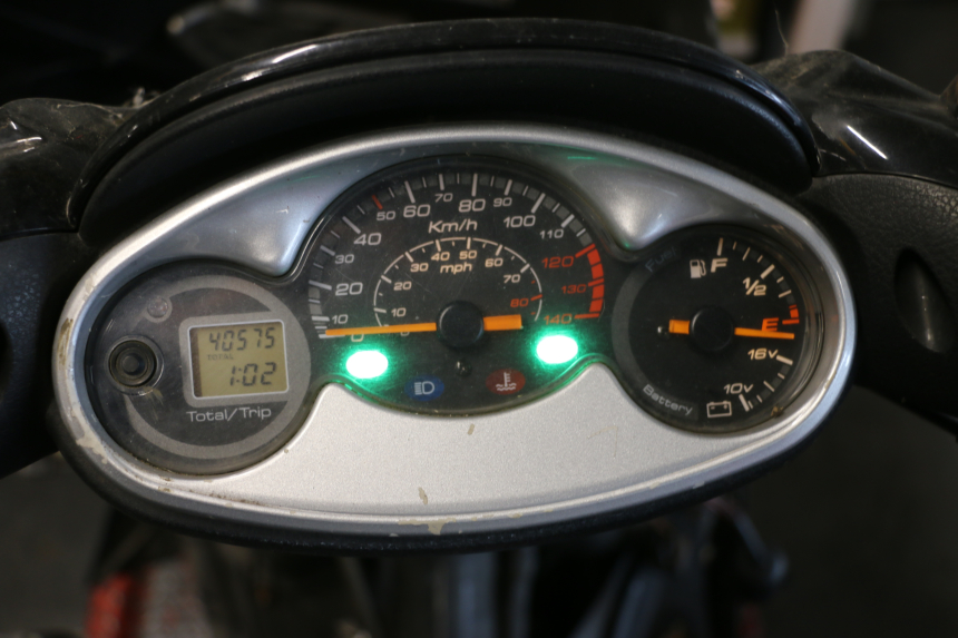 photo de CONTADOR  YAMAHA YP MAJESTY 125 (2007 - 2010) - Detalhe da peça
