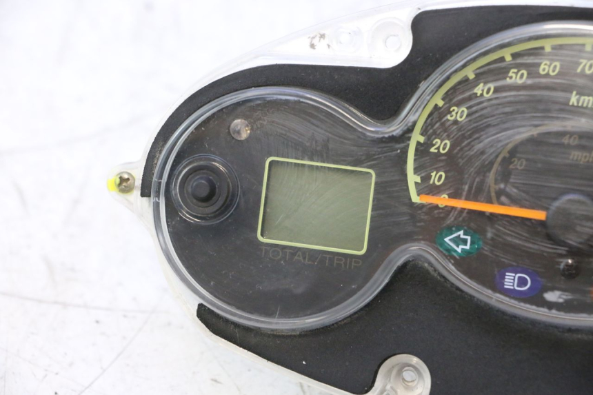 photo de CONTADOR YAMAHA YP MAJESTY 125 (2002 - 2006) - Vista de perto