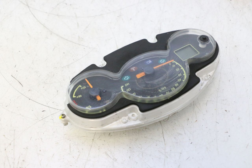 photo de CONTADOR YAMAHA YP MAJESTY 125 (2002 - 2006) - Pontos de fixação
