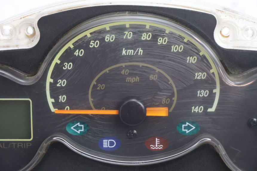 photo de CONTADOR YAMAHA YP MAJESTY 125 (2002 - 2006) - Zoom do estado de desgaste