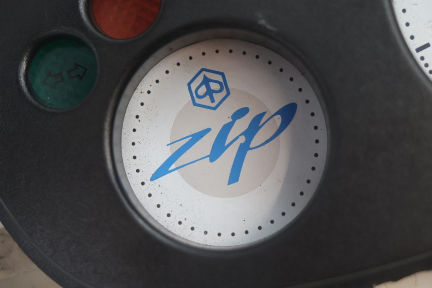 photo de CONTADOR  PIAGGIO ZIP 4T 50 (2006 - 2017) - Zoom do estado de desgaste
